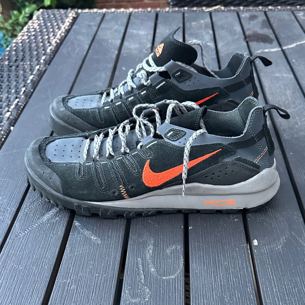 Nike ACG Air Dirt Men's Black and Orange Trail Shoes